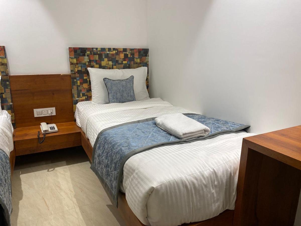 The Urban Hive Hotel Belgaum Exterior photo