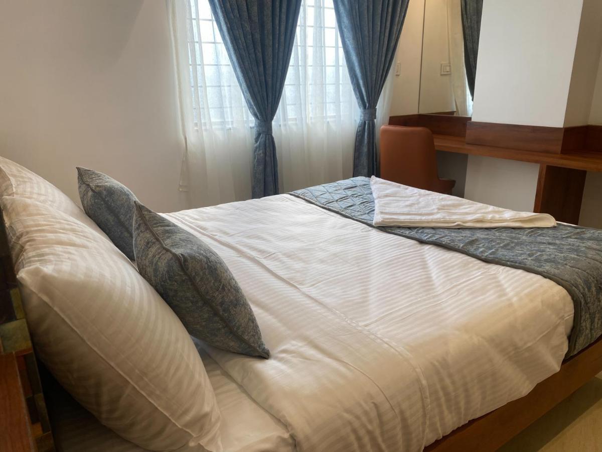 The Urban Hive Hotel Belgaum Exterior photo