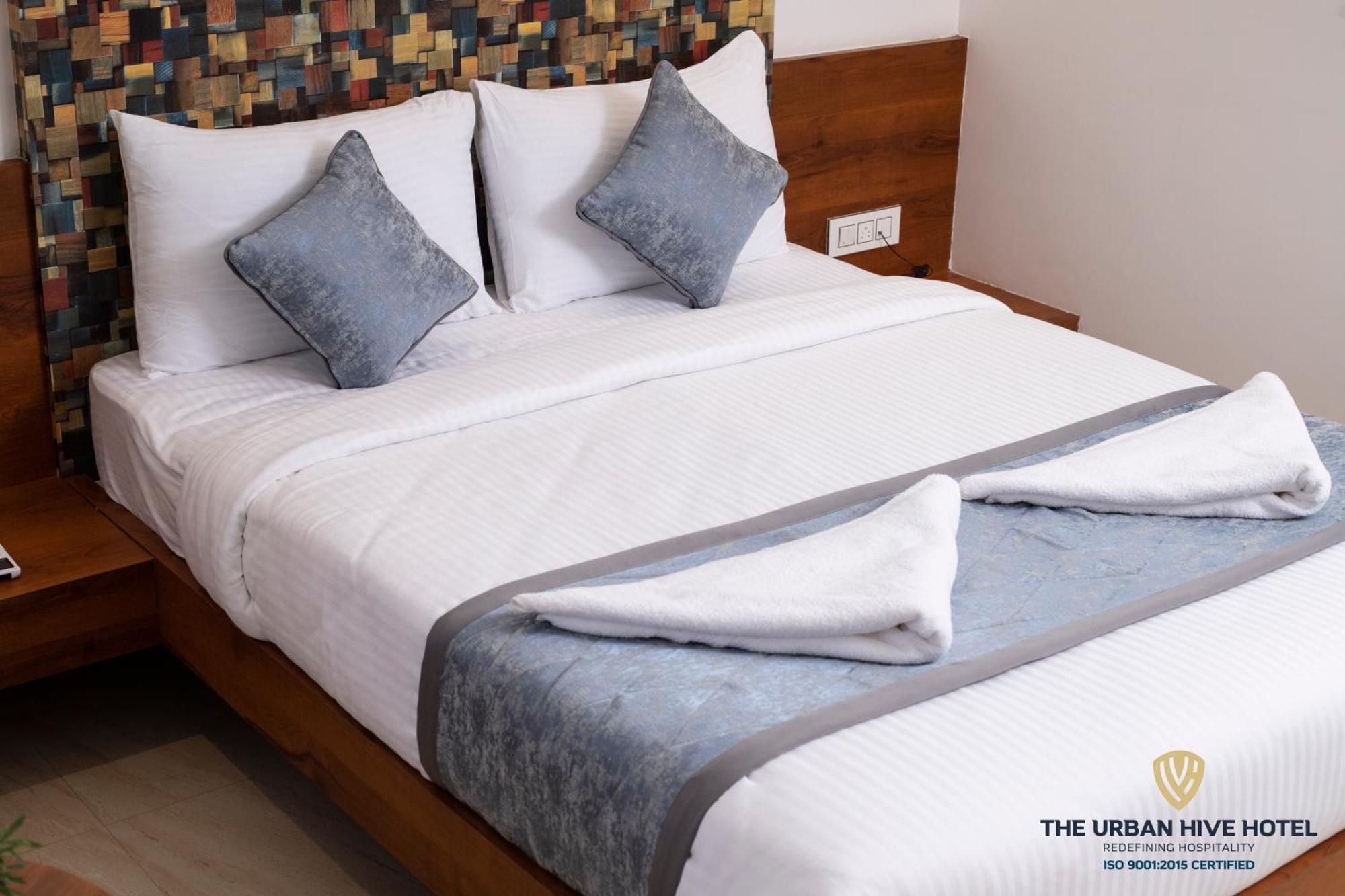 The Urban Hive Hotel Belgaum Exterior photo